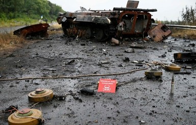 В Донбассе на снарядах и минах погибли двое гражданских, семеро ранены