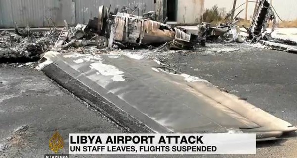 В Ливии за Триполи идут бои, уничтожен аэропорт