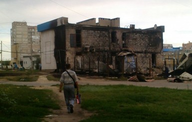 В Луганске снаряды повредили жилые дома и электропровода