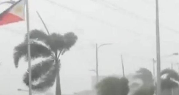 На Филиппинах свирепствует тайфун 