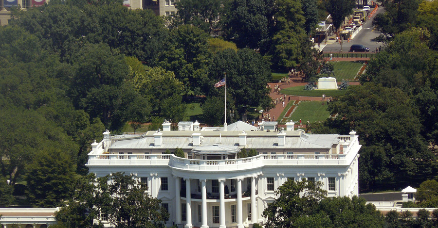 СМИ: Белый дом в Вашингтоне закрыт из-за подозрения в минировании