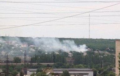 Ночью в Луганске аэропорт обстреливали из танков