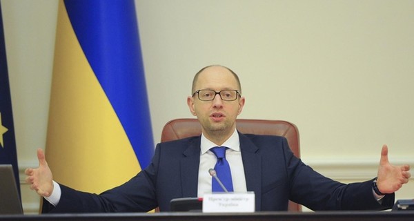 Яценюк заявил, что Украина высылает Москве дипломатическую ноту