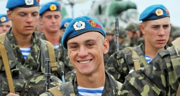 Украина впервые отмечает день ВДВ в боевой обстановке