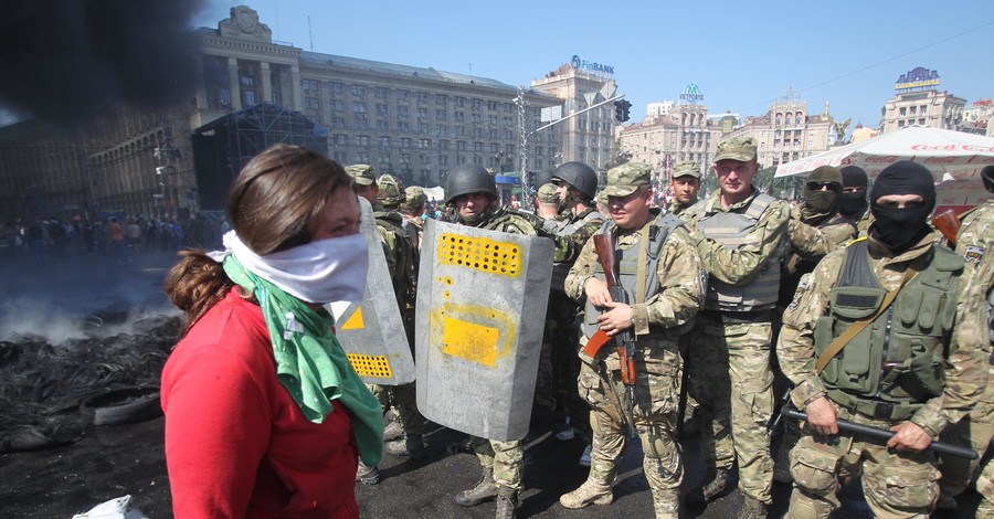 Киевский Апокалипсис: майдановцы отчаянно воюют с Нацгвардией