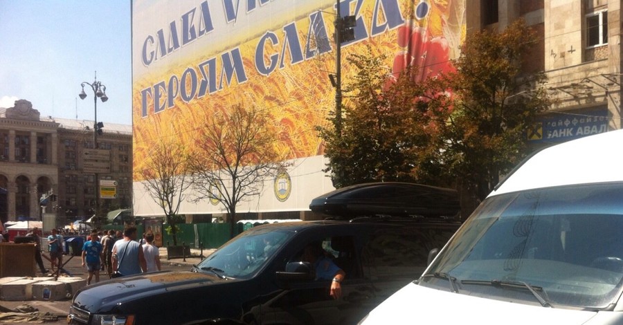 На Майдане заметили представителей американского посольства
