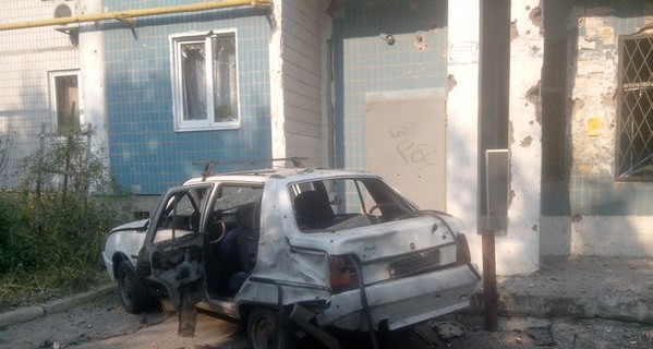 В Донецке обстреляли еще один микрорайон, число жертв растет