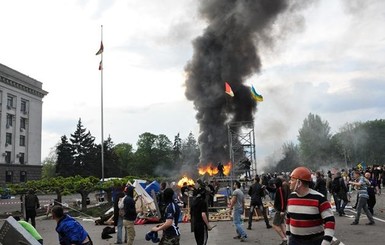 Общественники: 2 мая спасти в Одессе людей милиции помешали