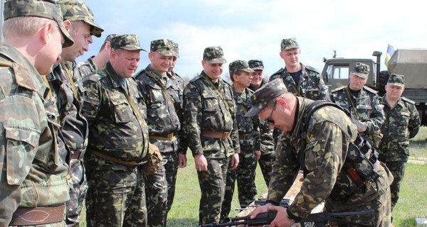 Украинские военнообязанные будут позже уходить из запаса