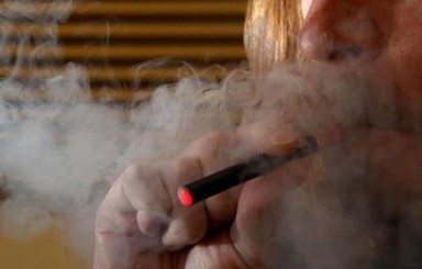 Курение убивает: британский пенсионер погиб из-за взрыва электронной сигареты