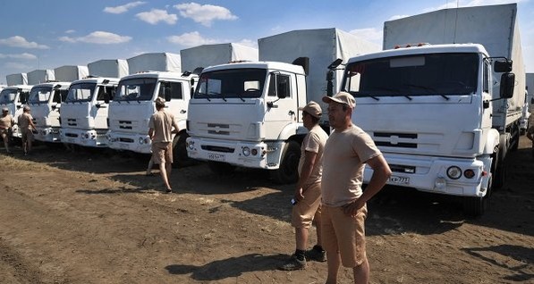 Российский гуманитарный конвой простоит возле границы несколько дней