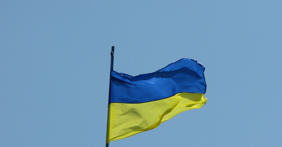 Отмечаем День флага в Киеве: смотрим на Порошенко и играем в футбол  