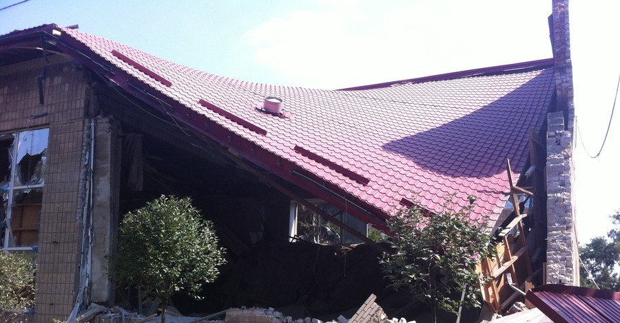 В Донецке обстреляли жилые дома, краеведческий музей и Донбасс-арену