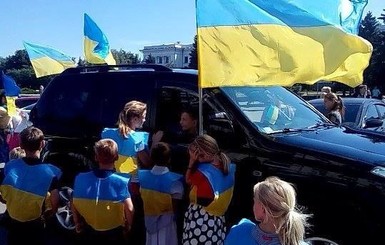 Освобожденные города Донбасса активно отмечают День Независимости