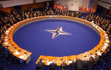 Российские СМИ: На саммит НАТО не позвали Россию