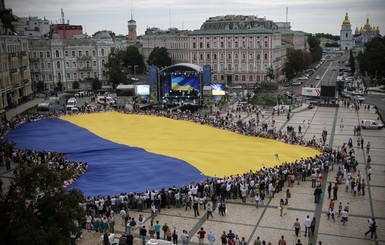 Кто озвучивал парад в Киеве?