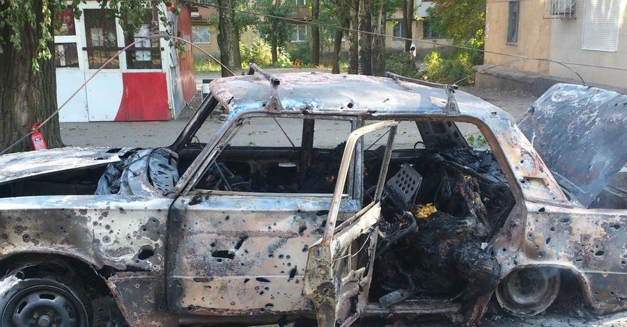 В Донецке под обстрел попали дома и транспорт с пассажирами