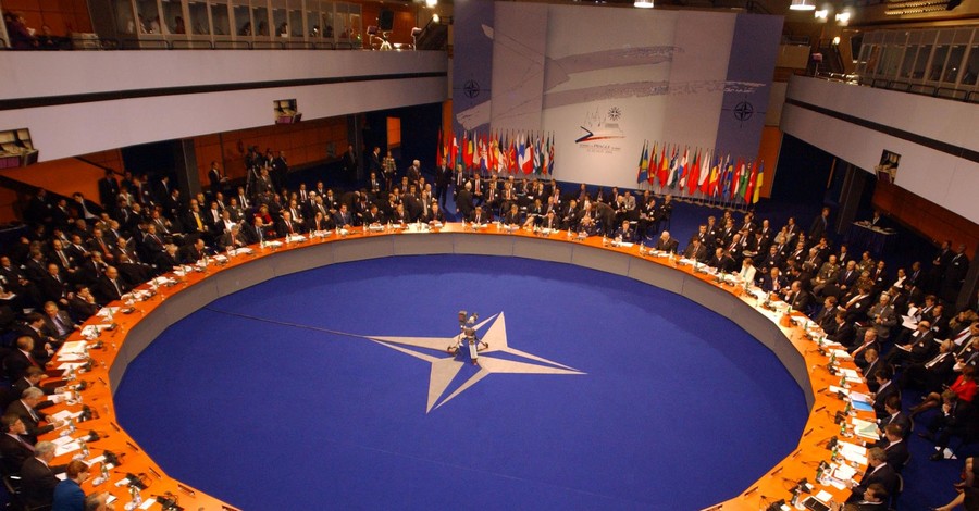 НАТО проведет экстренное заседание по ситуации в Украине