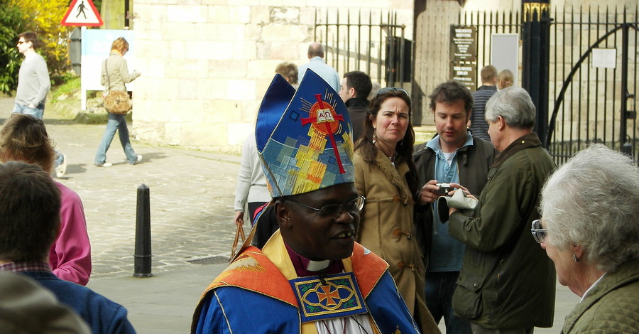 Архиепископ призвал Британию давать убежище христианам