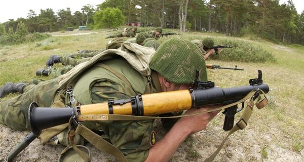 Героический гранатометчик остановил наступление на Комсомольское