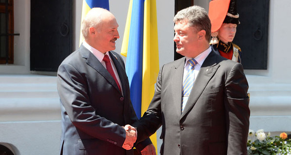 Порошенко поблагодарил Лукашенко за организацию встречи в Минске