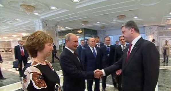 Порошенко и Путин: режим о прекращении огня в целом соблюдается