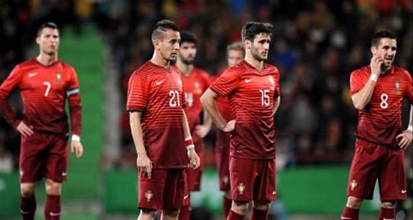 Сборная Португалии стартовала в отборе Евро-2016 с поражения 