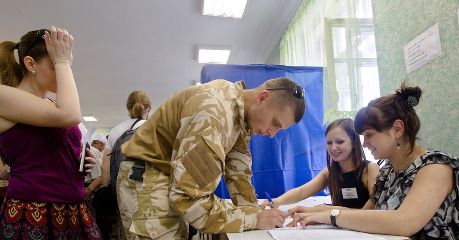 Выборы 2014: спрос на бойцов и украинскую атрибутику 