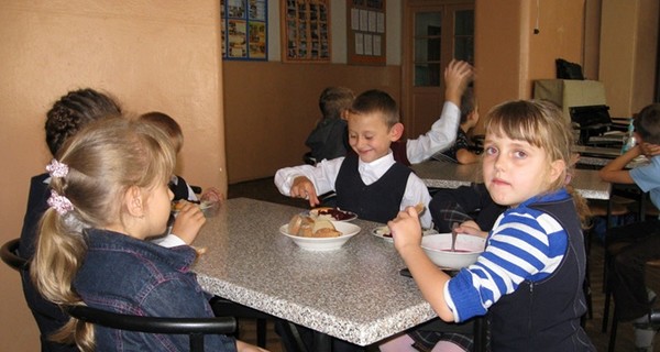 В Киеве выделят 300 миллионов на питание детей