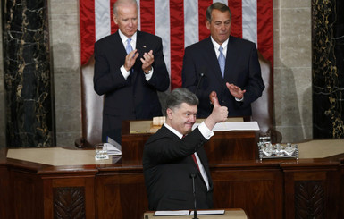 Как в ситкоме: речь Порошенко в конгрессе ежеминутно прерывали аплодисментами