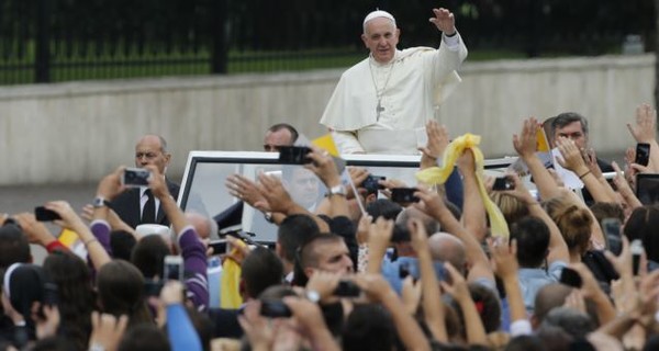 Папа Франциск осудил  насилие на религиозной почве