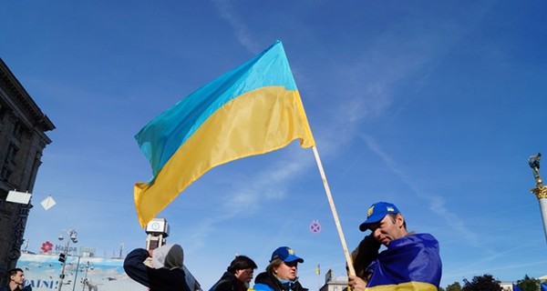 Харьковских активистов увели с Крещатика и отправили к президенту