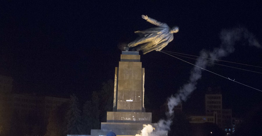 Харьковский Ленин сопротивлялся четыре часа