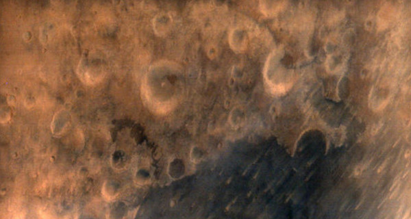 Индийский спутник сделал первые снимки Марса