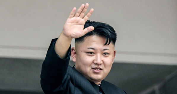 СМИ: Ким Чен Ын повредил обе лодыжки