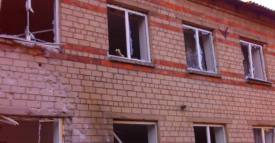 В Донецке обстреляли троллейбусное депо и детский сад