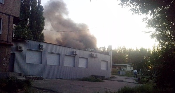 В Донецке горят жилые дома в центре города