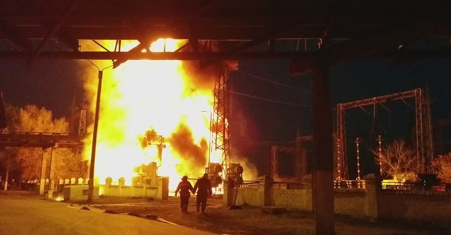 Первые фотографии пожара на Луганской ТЭС