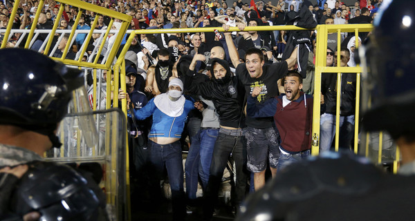 Срыв футбольного матча привел к столкновениям в Косово