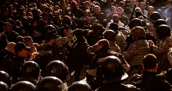 Итог беспорядков под Радой: 10 человек арестованы, 17 отпустили