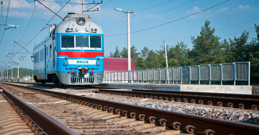 Под Харьковом взорвали железнодорожные пути
