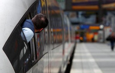 В Германии остановился железнодорожный транспорт, все бастуют