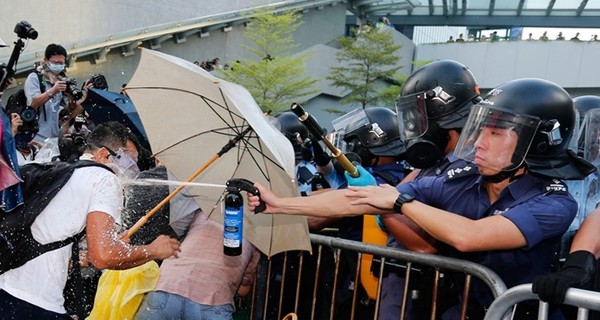 Власти Гонконга согласились на переговоры с демонстрантами