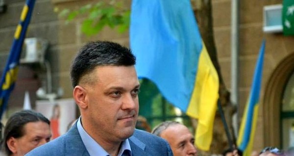 Тягнибок заявил, что расторгает договоренности с партиями Майдана