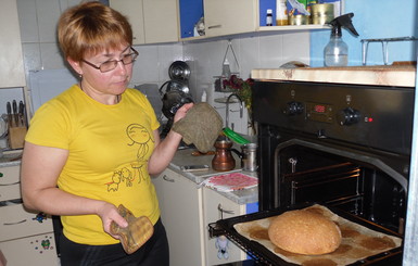 Главбух из Днепропетровска печет известный на весь город хлеб