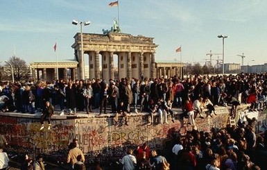Германия с помпой отметит 25-летие падения Берлинской стены