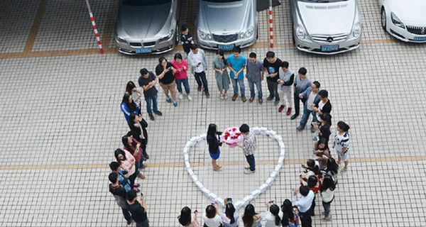 Китайский программист сделал предложение руки и сердца с помощью 99 