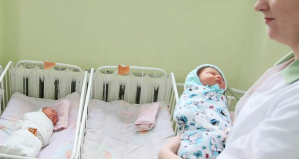 В Киевской области под роддомом бросили новорожденного
