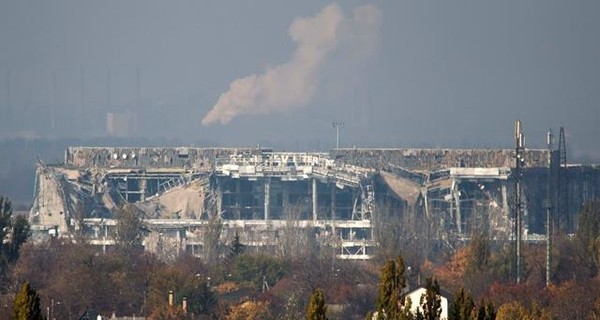 Украинских военных обстреляли из минометов в Донецком аэропорту