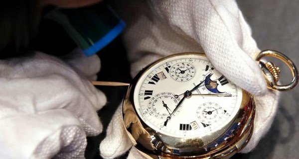 В Лондоне умер владелец самых дорогих в мире часов с проклятием